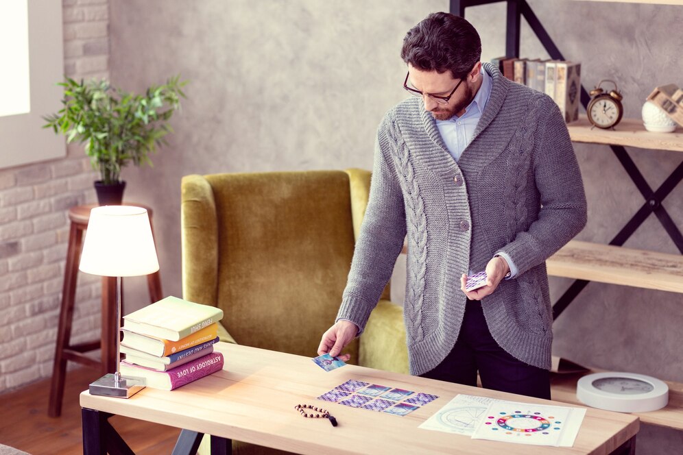 Turn Hobbies Into a Profitable Side Hustle with Lumolog: Your 2025 Game Plan